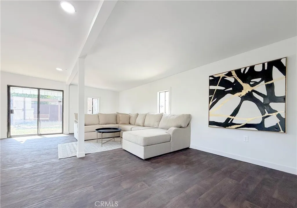 556 W 99th Street, Los Angeles, California 90044 home-pic-27